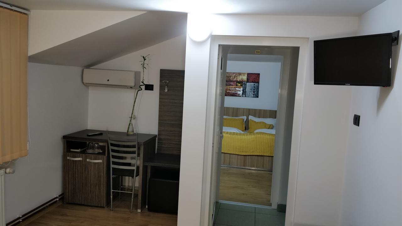 Pensiunea Sergiu & Geanina Arad Exteriér fotografie